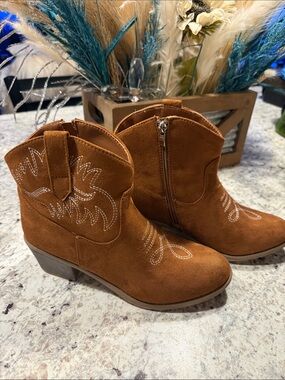 Brown Suede Western Ankle Boots with Embroidered Detail